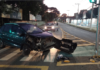 Motorista bate carro em poste de semáforo na Avenida dos Imigrantes