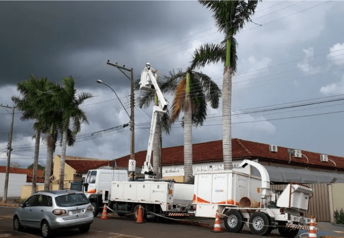 Com previsão de mudanças no clima, Energisa segue em alerta e orienta comunidade para prevenção de acidentes elétricos