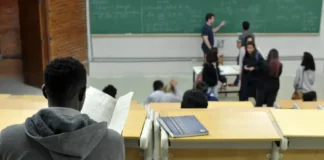 Flávio defende escolas cívico-militares; Lula propõe ampliar educação integral