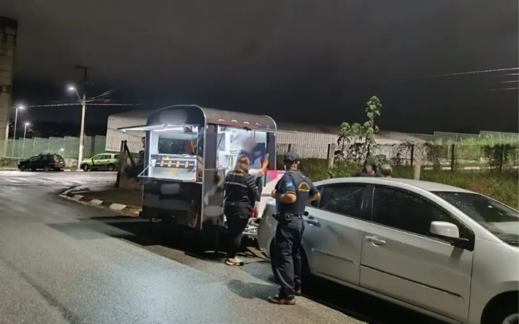 Ação conjunta realiza fiscalização de comércios no Jardim Fraternidade, São Miguel e Penha