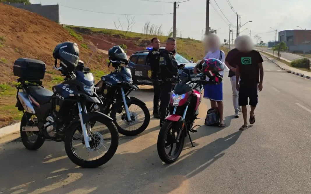 GCM realiza operação bloqueio viário no bairro Jardim Bonança em Bragança Paulista