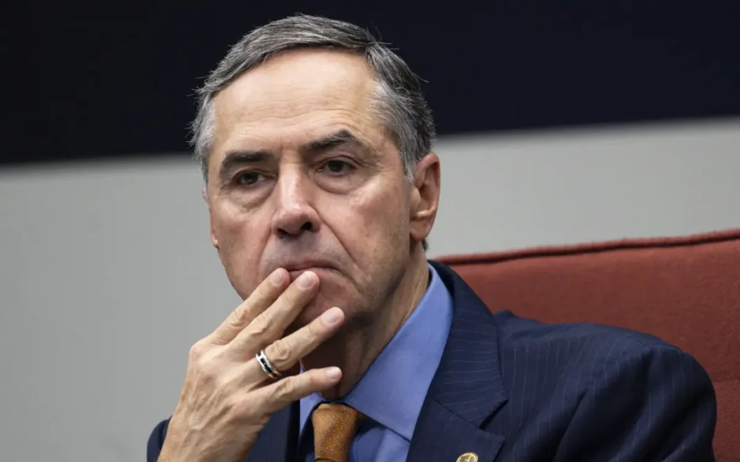 Não se mexe em instituições que estão funcionando, diz Barroso