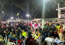Feira Noturna reúne gastronomia, compras e música ao vivo nesta quinta (08)