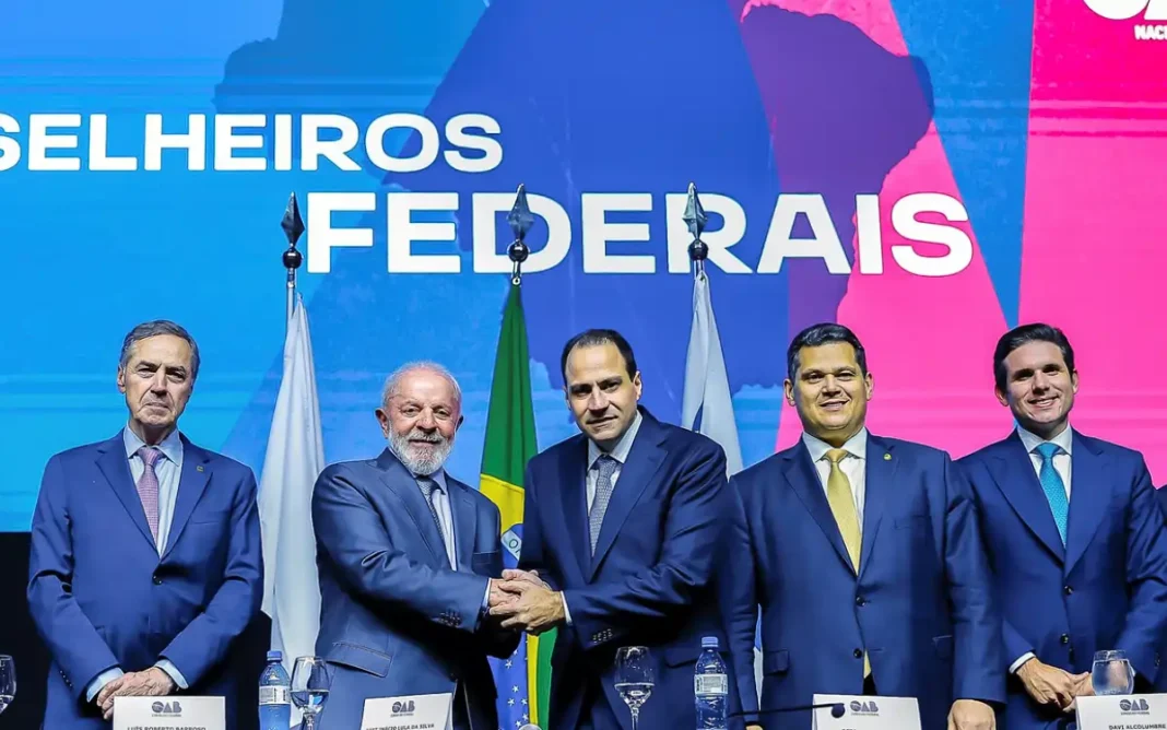 Lula defende regulação das redes para evitar “colonialismo digital”