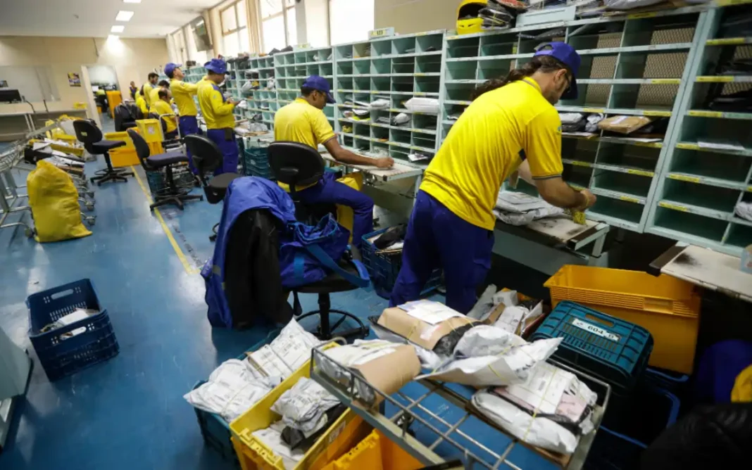 Correios apontam prejuízo de quase R$ 2,2 bilhões por taxa das blusinhas