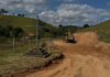 Prefeitura inicia obras na Estrada Agudo/Sertãozinho para melhoria do tráfego e drenagem