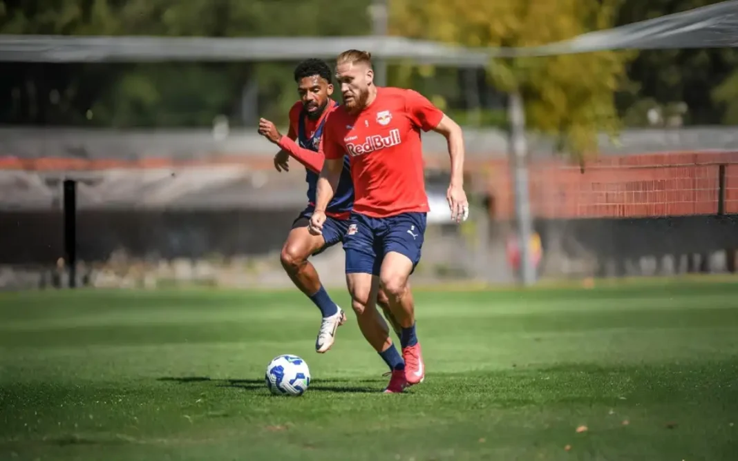 Red Bull Bragantino chega a Porto Alegre em busca de manter embalo no Brasileirão