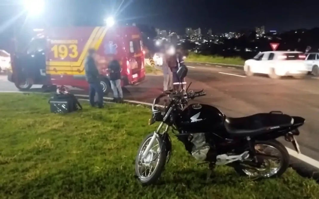 Motociclista sofre queda em acidente na Rodovia Capitão Bardoino