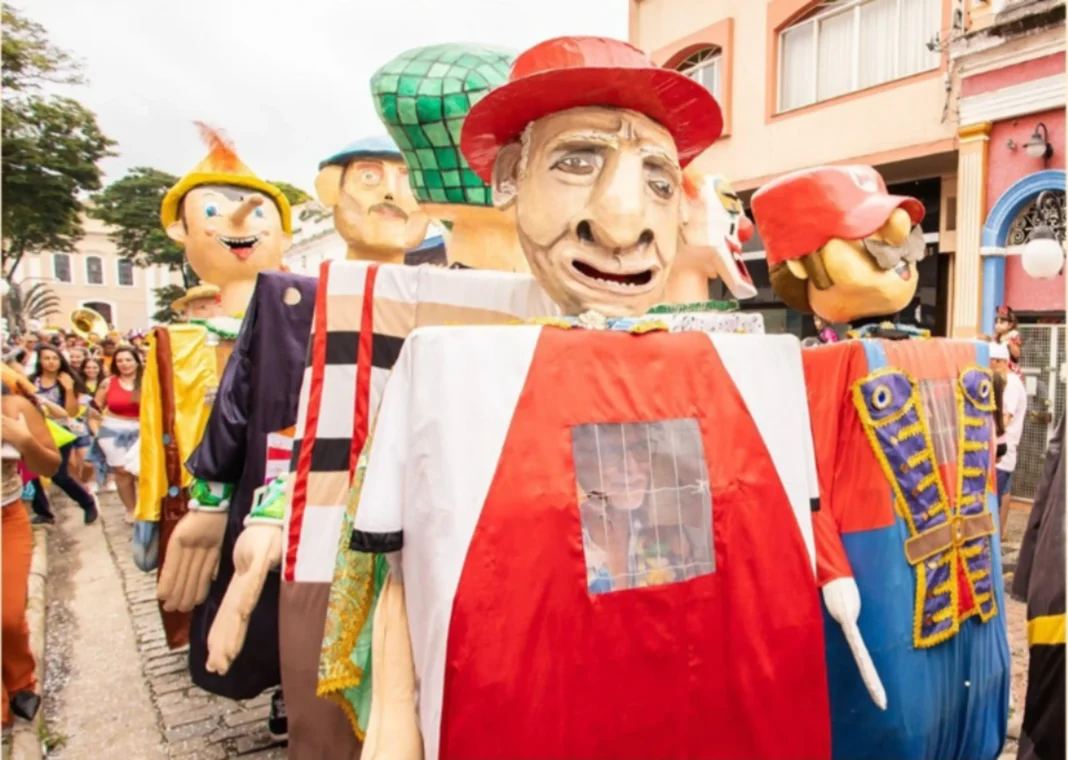 Projeto Confecção de Bonecos Gigantes 2025 está com inscrições abertas