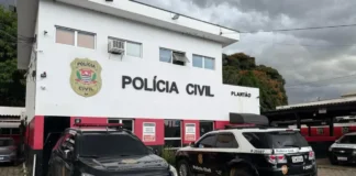 Homem é preso após ameaçar companheira grávida e cortar o pescoço dela