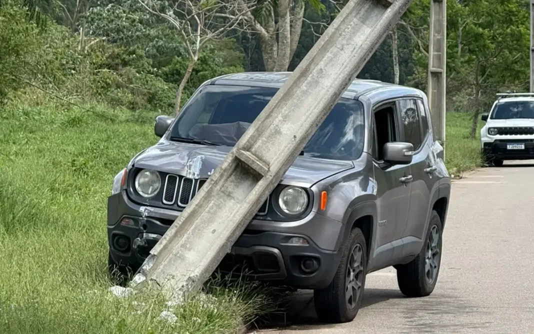 Acidente com poste mobiliza equipes da Energisa no Jardim Primavera