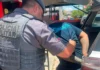 Homem procurado pela Justiça por roubo e tentativa de homicídio é preso pela Polícia Militar