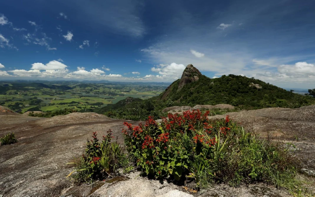 Pedra das Flores, em Extrema uma aventura de 5 km e vistas incríveis da Serra da Mantiqueira