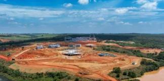 Cacau Park avança obras e já exibe montanhas-russas e áreas temáticas