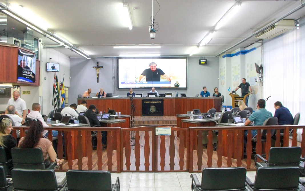 Câmara de Bragança Paulista aprova mudanças para liberar postos de combustíveis em rodovias