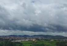 Equipes da Energisa trabalham nos reparos aos danos causados por chuvas e ventos fortes na região