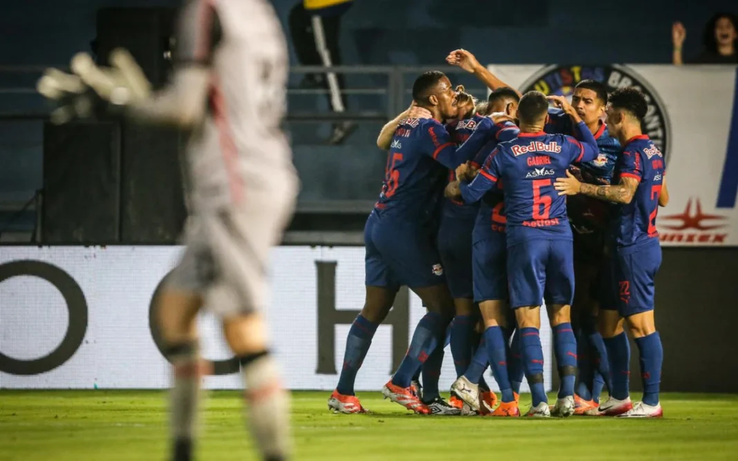 Red Bull Bragantino goleia Vitória por 4 a 0 e garante vaga em torneio internacional