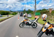 Acidente entre carro e moto é registrado na Rodovia Capitão Barduíno