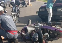 Acidente entre motocicleta e carro é registrado na Avenida Capitão Barduíno