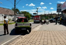 Colisão entre duas motocicletas é registrada na Avenida dos Imigrantes