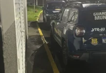 Criança vê pai bater a cabeça da mãe contra a parede e agressor é preso