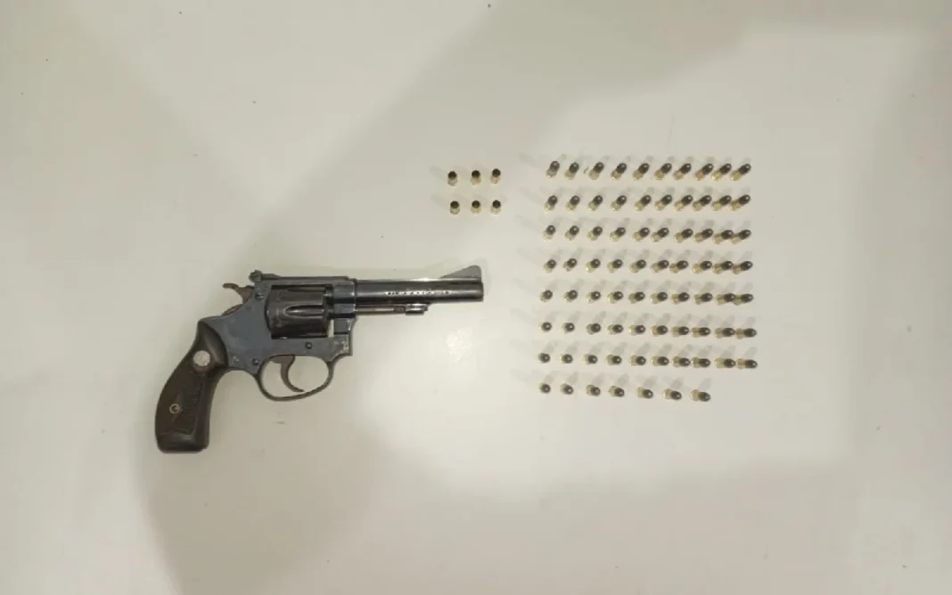 Homem é preso após disparos em bar e posse ilegal de arma em Bragança Paulista