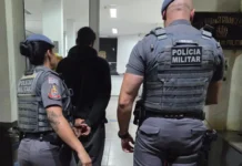 Tentativa de roubo termina com dois presos e carro recuperado em Atibaia