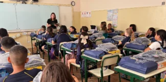 Bragança Paulista inicia ano letivo com uniformes, kits escolares e apostilas no 1º dia