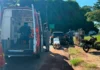 Homem fica ferido após colisão entre carro e moto no Jardim São Miguel