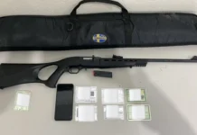 Polícia Militar captura homem com mandados de prisão e arma de fogo em Bragança Paulista