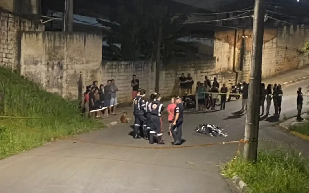 Acidente de motocicleta deixa um jovem morto e uma mulher ferida em Socorro