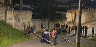 Acidente de motocicleta deixa um jovem morto e uma mulher ferida em Socorro