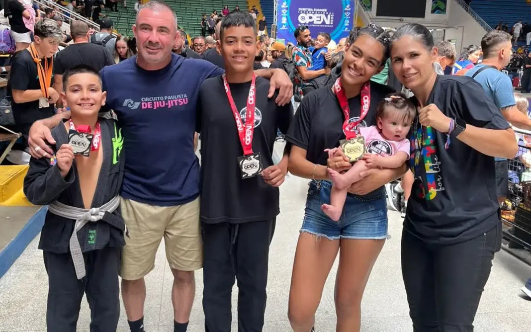 Atletas de Tuiuti conquistam medalhas no Curitiba Open Internacional de Jiu-Jitsu