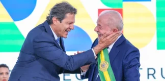 Com apoio de Lula, Haddad lança pré-candidatura ao governo paulista