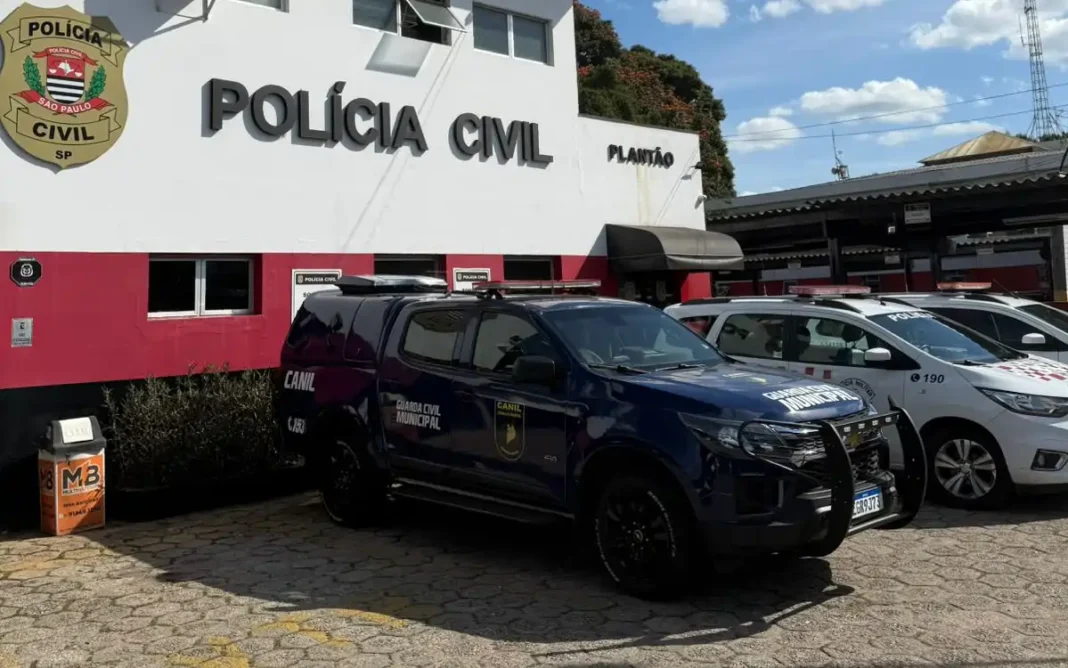 Condutor com sinais de embriaguez causa acidente e fica preso por não pagar fiança