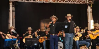 Feira Noturna do Posto de Monta terá show do grupo Coração Violeiro
