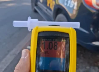 PRF prende motociclista embriagado durante fiscalização na BR-381