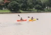 Canoagem gratuita retorna ao Lago do Taboão com atividades semanais