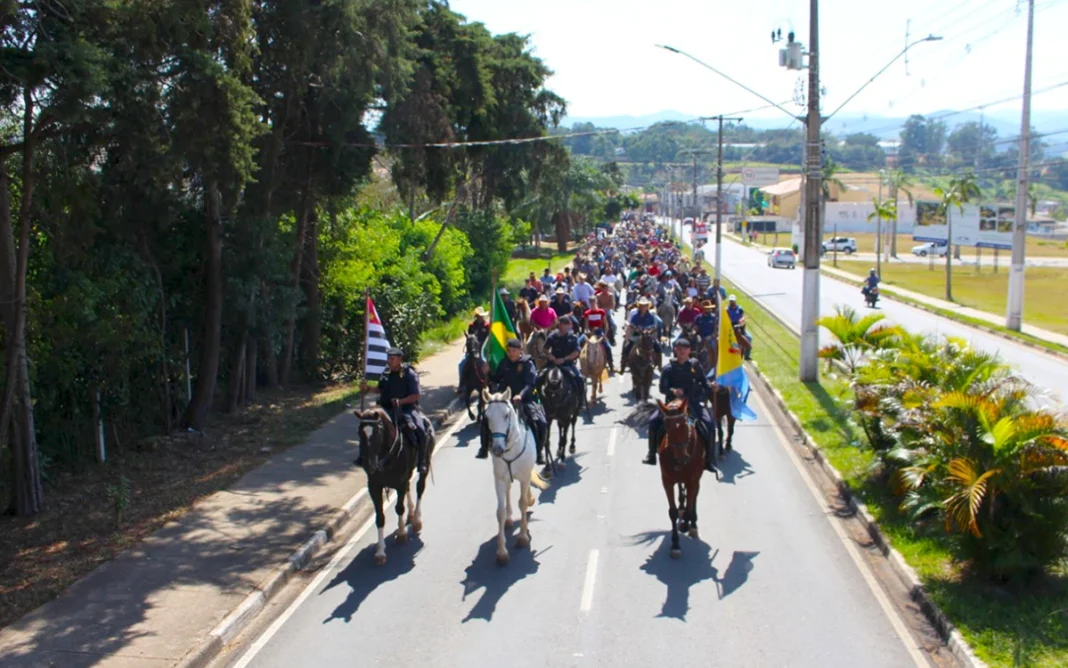 Cavalhada abre programação da Expoagro e Festa do Peão neste domingo em Bragança Paulista