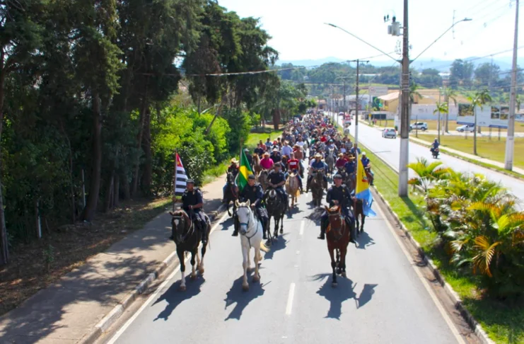Cavalhada abre programação da Expoagro e Festa do Peão neste domingo em Bragança Paulista