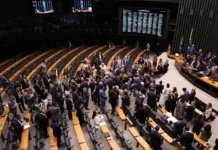 Congresso derruba veto de Lula e muda regras de penas ligadas ao 8 de janeiro