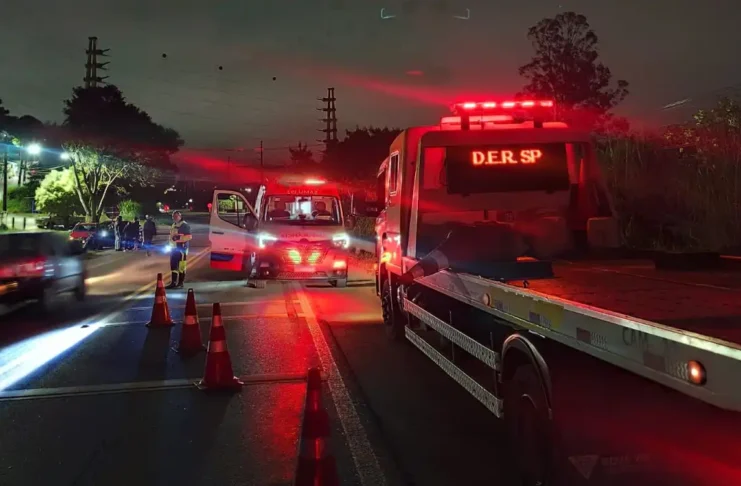Duas pessoas ficam feridas após acidente; motorista abandona local e perde placa