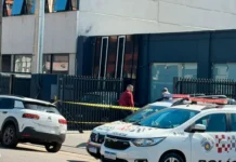 Jovem é encontrado sem vida dentro de veículo