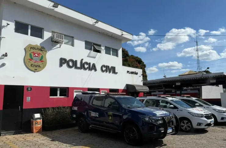 Mãe é presa em flagrante por abandonar criança de 6 anos em avenida movimentada em Bragança Paulista