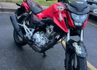 Motocicleta é furtada em estacionamento de supermercado em Bragança Paulista