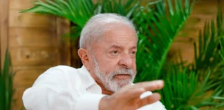 “Ninguém vai fazer a gente mudar o Pix”, diz Lula após relatório dos EUA