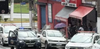 Violência: menor é alvo de ameaça com faca dentro de salão comercial