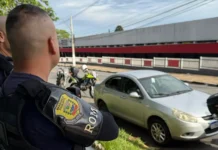 Mistério em Bragança Paulista: carro abandonado com marcas de tiros, hidrômetros e faca chama atenção das autoridades