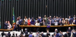 Câmara aprova PEC que prevê fim da escala 6×1 e redução da jornada para 40 horas semanais