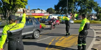 Ação educativa do Maio Amarelo reúne população e reforça alerta: “Não corra, a velocidade não perdoa”